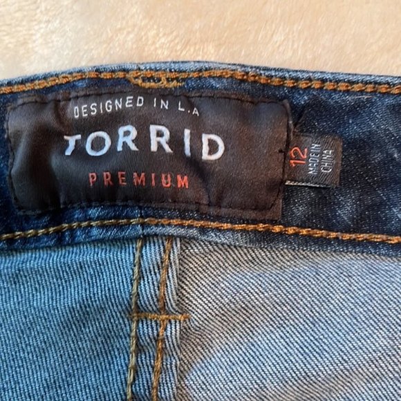 TORRID Premium Denim jeans cut off, distressed, size 12 in dark wash - Picture 6 of 9